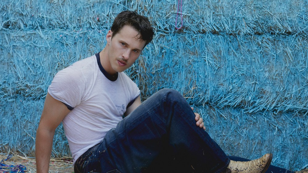 Ryan Beatty sobre como encontrar a felicidade no amor moldou seu novo álbum 'Sweet Fortune': 'Este disco tem um coração realmente grande'
