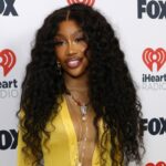 SZA critica músicos 'nojentos' que usam IA, afirma que plataformas como Suno treinam as 'melhores e mais brilhantes mentes negras de escritores e produtores'