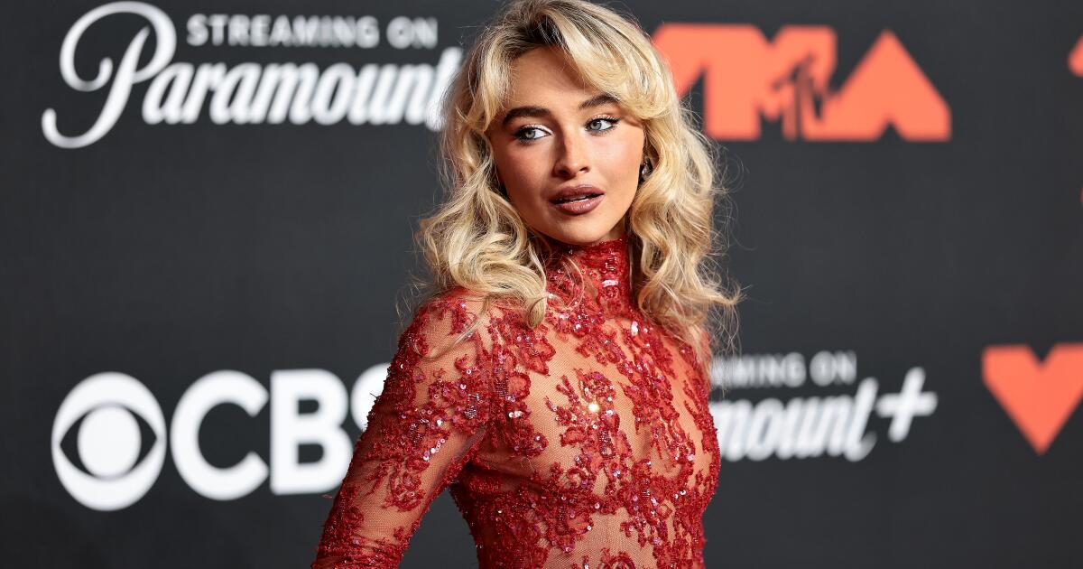 Sabrina Carpenter busca ordem judicial após suposta 'violação perturbadora de privacidade' do perseguidor
