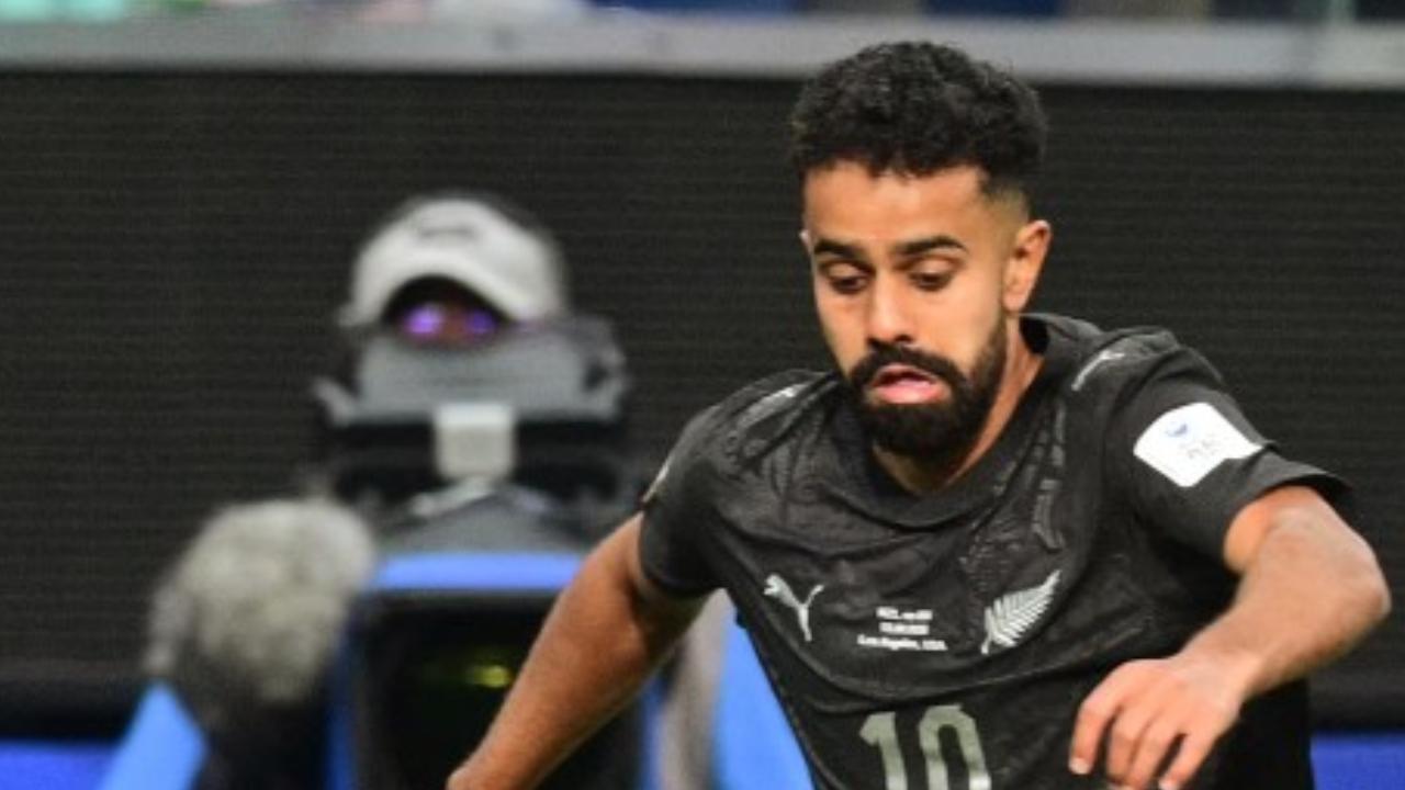 Sarpreet se torna o primeiro jogador de origem indiana a iniciar uma partida no FIFA WC