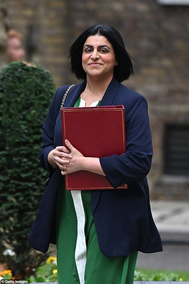 Shabana Mahmood disse que um novo esquema de patrocínio comunitário para refugiados será lançado em conjunto com a agência de refugiados da ONU