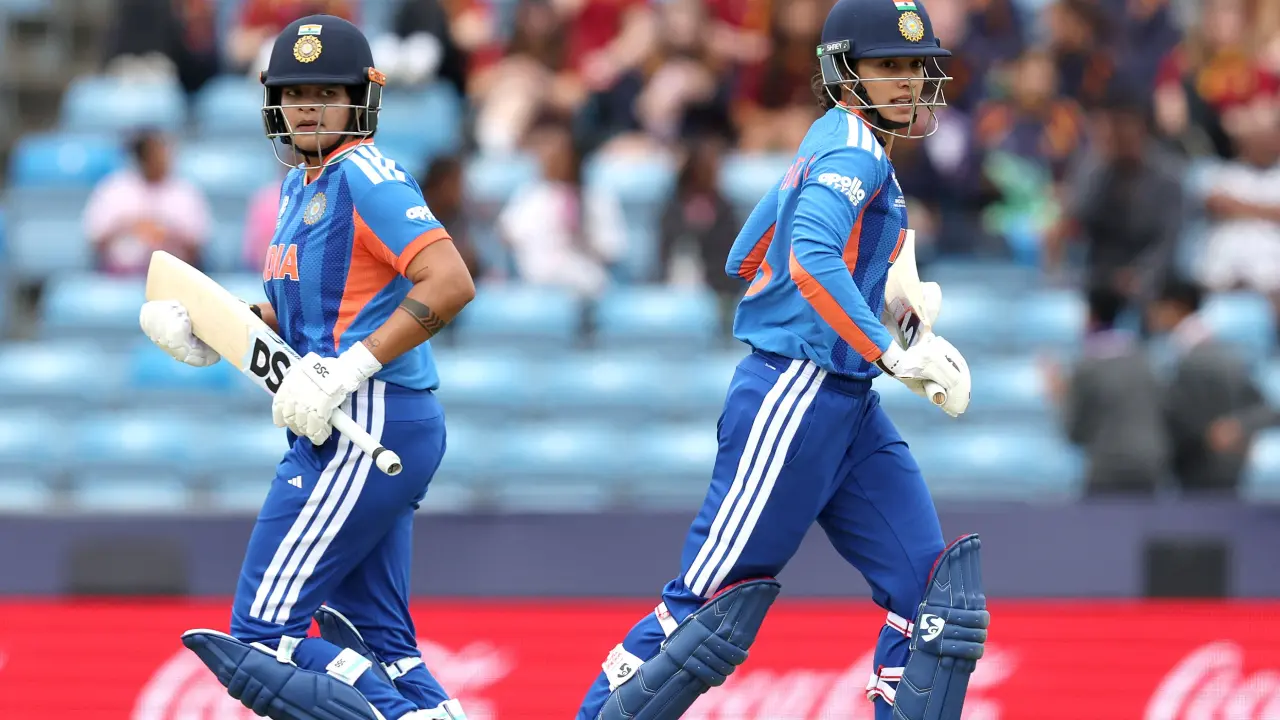Shafali Verma dá crédito a Smriti Mandhana por seu retorno à boa forma