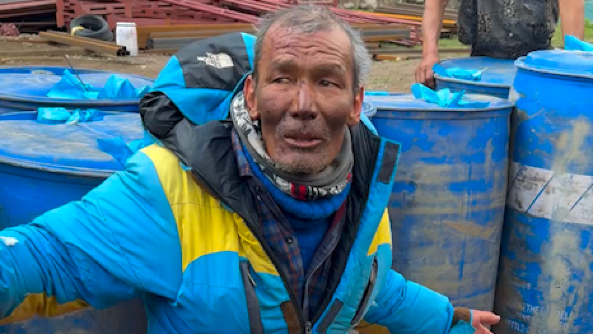Sherpa encontrado vivo no Monte Everest após seis dias desaparecido