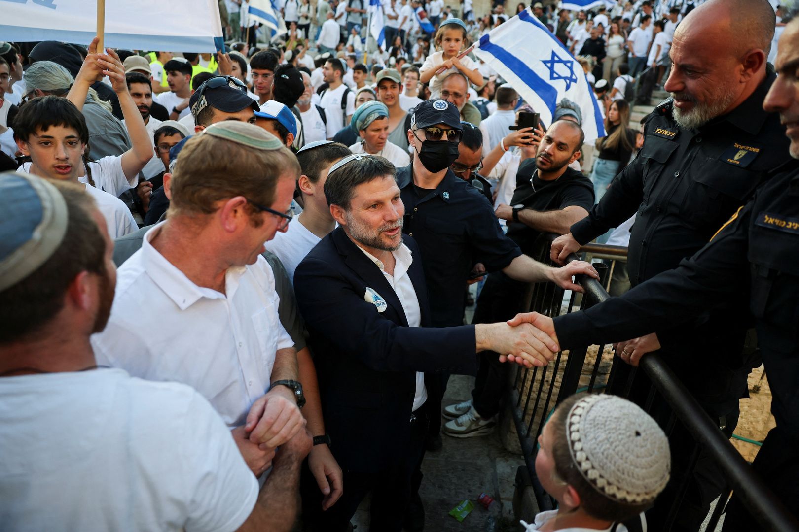 Smotrich diz que Israel está assumindo o controle de Hebron