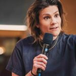 Spinoff de 'Game Changer' 'Crowd Control' define o elenco da 2ª temporada, incluindo Nicole Byer, Cameron Esposito, Taylor Tomlinson, Bobby Moynihan e mais (EXCLUSIVO)
