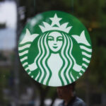 Starbucks Coreia fechará lojas mais cedo para treinamento obrigatório de história após disputa de marketing