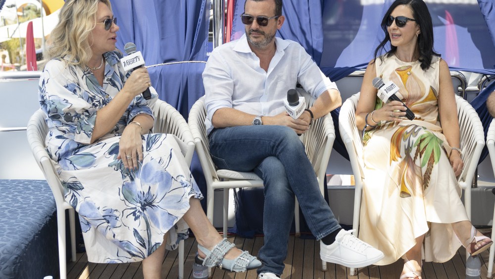 'Strictly Business' no Cannes Lions: Deloitte, AWS e Sony Pictures Entertainment Executivos sobre como 'sujar as mãos' com novas tecnologias como IA: 'Comece a enfrentar problemas difíceis'