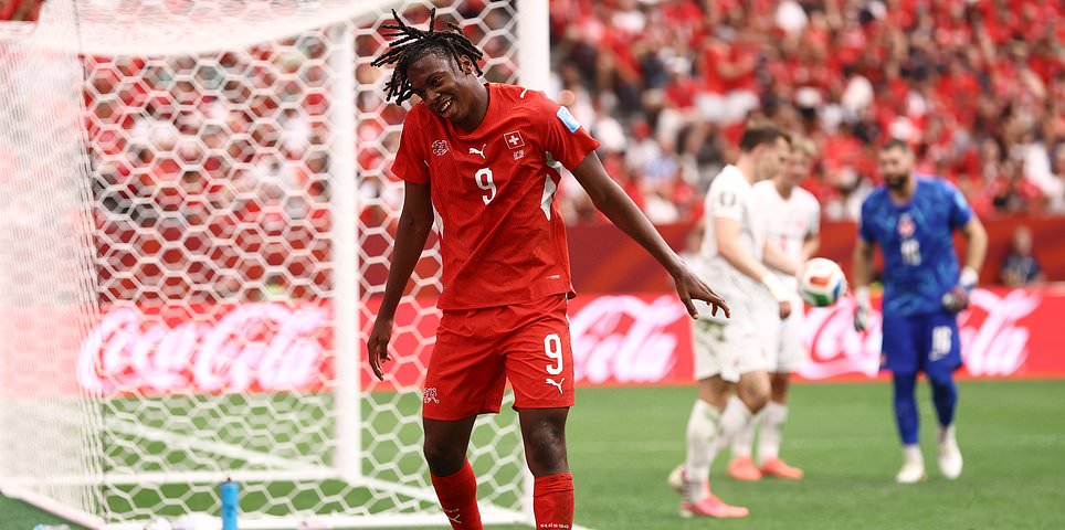 Suíça 2 x 0 Canadá - Grupo B da Copa do Mundo AO VIVO: Johan Manzambi dobra a vantagem suíça para fortalecer a liderança no primeiro lugar