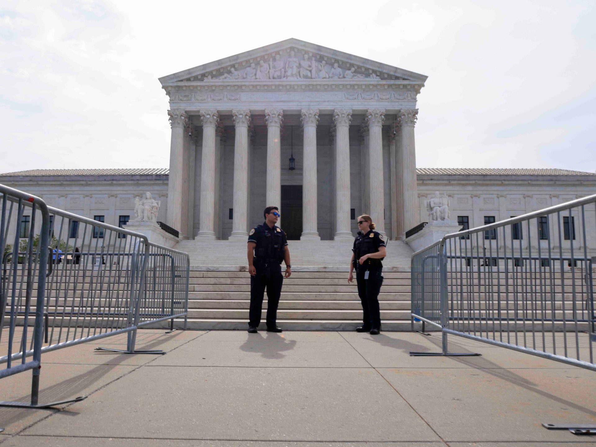 Suprema Corte dos EUA decide contra ordem de Trump para acabar com a cidadania por nascimento