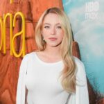 'Euphoria' mostra Sydney Sweeney se masturbando, de topless no OnlyFans