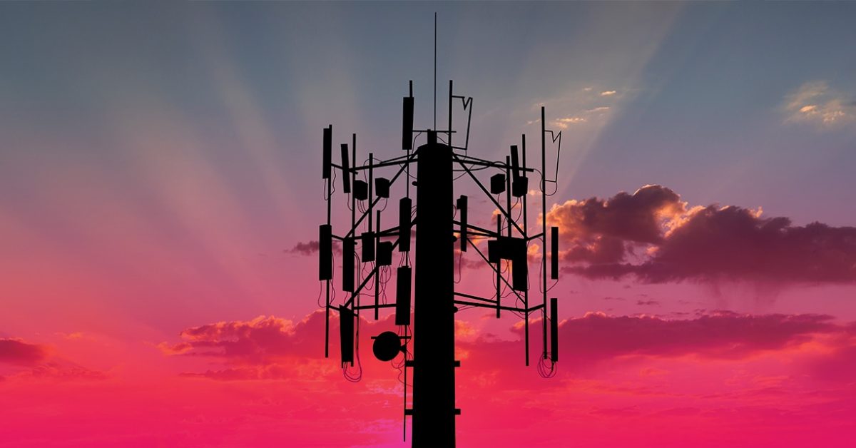 T-Mobile fechando 1.100 planos legados, com provável aumento de preços | A foto mostra um mastro da T-Mobile ao nascer do sol