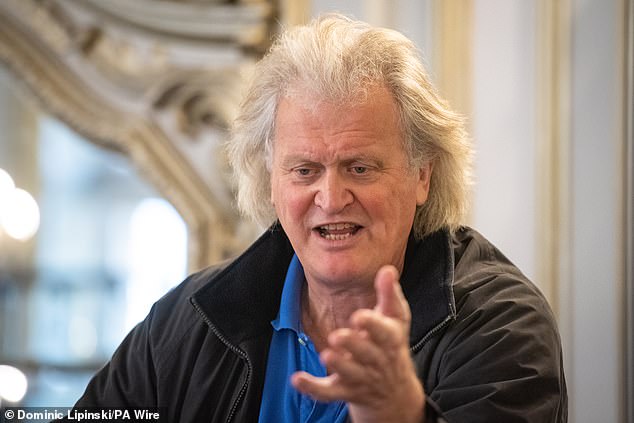 O chefe do Wetherspoon, Sir Tim Martin, disse que o Reino Unido está cometendo os erros que cometeu durante a crise econômica da década de 1970