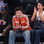 Taylor Swift, Hailey Bieber, Kylie Jenner e mais em Chic Courtside Couture
