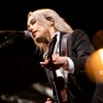 Telefones proibidos na turnê de Phoebe Bridgers, incluindo seus shows de Halloween no Intuit Dome