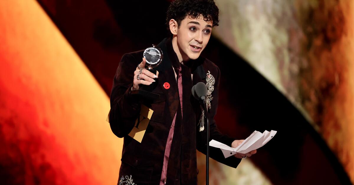 Tony Awards 2026: Uma vitória surpreendente proporciona o discurso mais político da noite (com vampiros como metáfora)