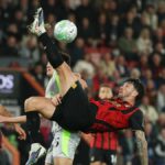 Tottenham contrata Senesi, ex-zagueiro do Bournemouth, para a próxima temporada