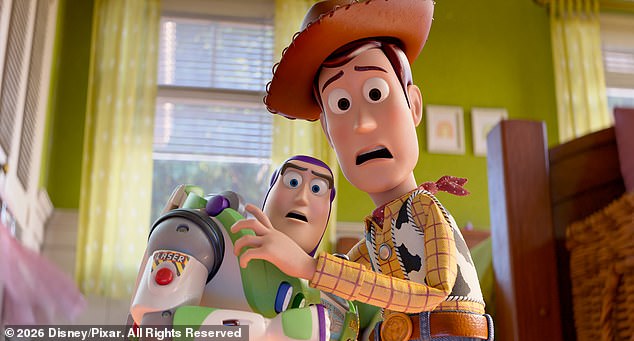 Toy Story 5 foi elogiado como um “bem-vindo retorno à forma” pelos críticos, já que a franquia de 31 anos retorna esta semana com uma sequência adequada para a era digital