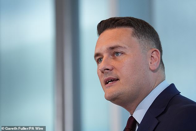 Antes da eleição, o ex-secretário de Saúde Wes Streeting prometeu introduzir serviços universais de ligação de fraturas até 2030