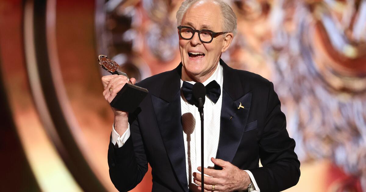 Três é um encanto: John Lithgow e Laurie Metcalf alcançam Tony trifectas