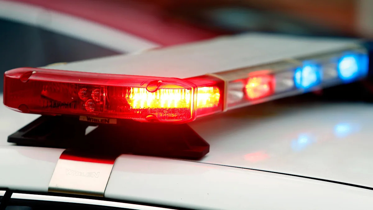Três mortos e policial ferido em tiroteio no Oregon