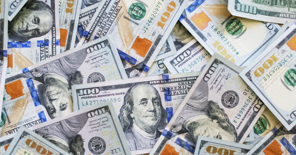 Quando podemos esperar aumentos de preços nos produtos Apple? | Foto de notas de US$ 100