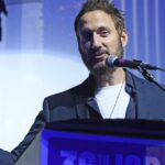 Tribeca Festival condena a piada 'ofensiva' de estupro de cachorro do ator Elon Gold e da influenciadora Lizzy Savetsky