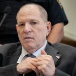 Tribunal de apelações mantém condenação de Harvey Weinstein por estupro em Los Angeles, mas ordena nova sentença