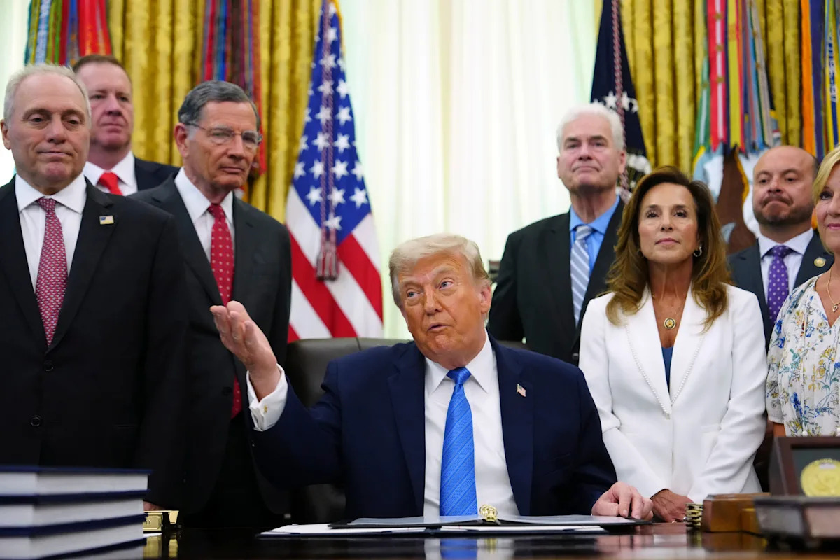 Trump acusa democratas de hipocrisia em Platner, apesar de dúvidas sobre sua própria conduta