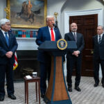 Trump assina ordem destinada a dar ao governo uma visão antecipada de poderosos modelos de IA