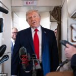 O presidente Donald Trump disse na noite de segunda-feira, em uma teleconferência com eleitores da Carolina do Sul, que os EUA declarariam “vitória total” sobre o Irã nas próximas duas semanas.