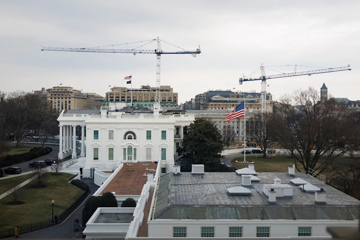 Trump também poderia derrubar a Estátua da Liberdade, argumenta o DOJ em defesa do salão de baile da Casa Branca