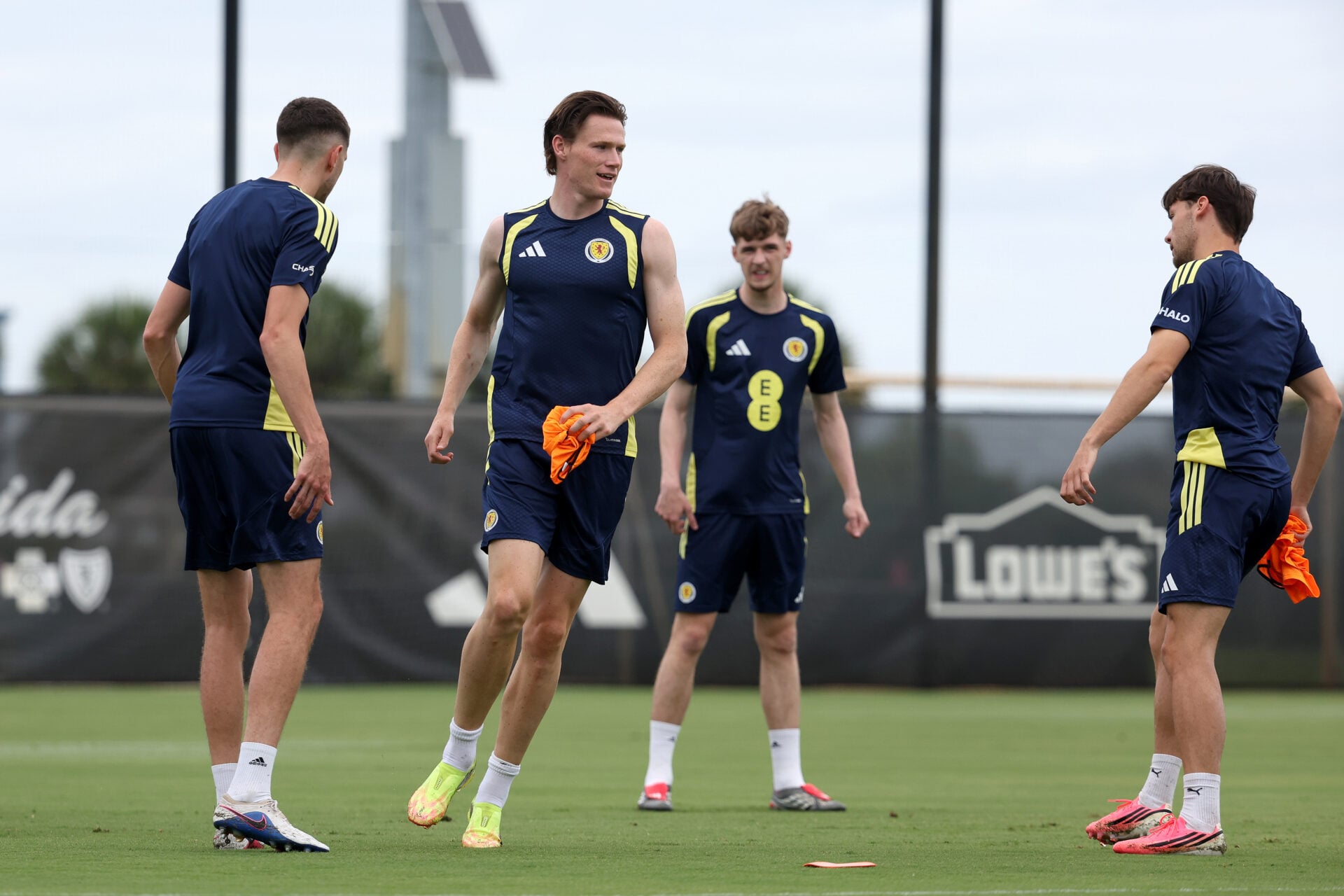 Tyler Fletcher está aprendendo a maior força de Scott McTominay durante o treinamento da Copa do Mundo