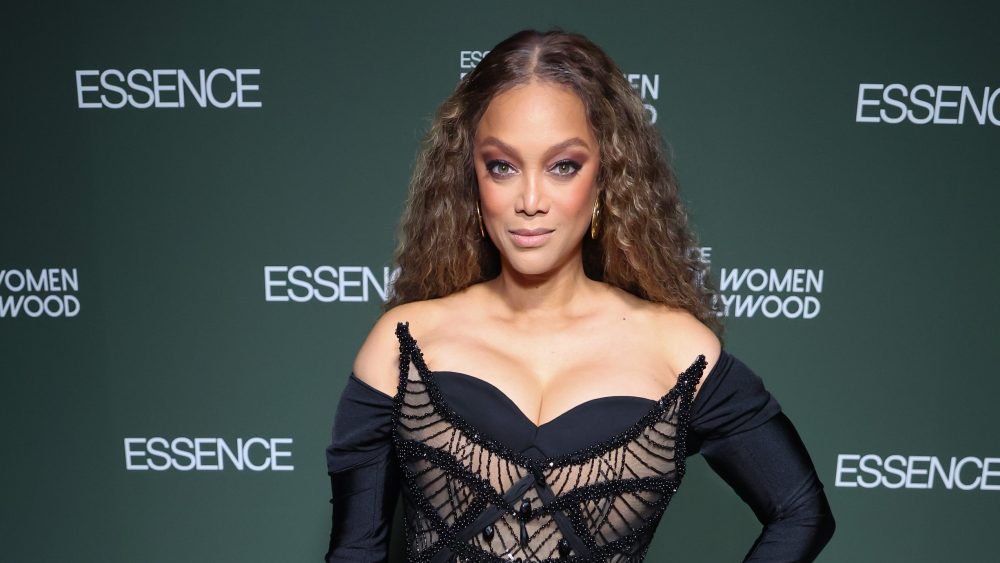Tyra Banks processa Netflix por difamação e alega 'manipulação cirúrgica' de sua entrevista de 'Verificação da realidade: por dentro da próxima top model da América'