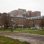 Universidade Estadual de Ohio chega a acordo de US$ 100 milhões com quase 300 sobreviventes de abuso sexual