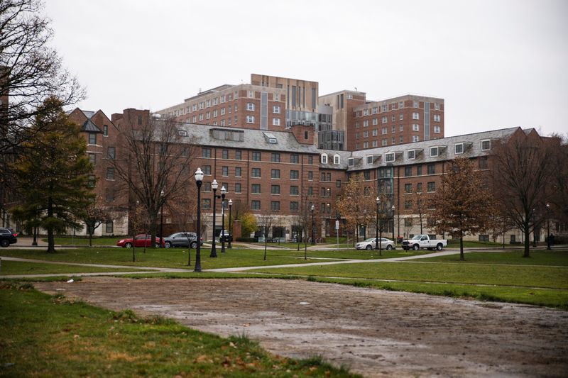 Universidade Estadual de Ohio chega a acordo de US$ 100 milhões com quase 300 sobreviventes de abuso sexual
