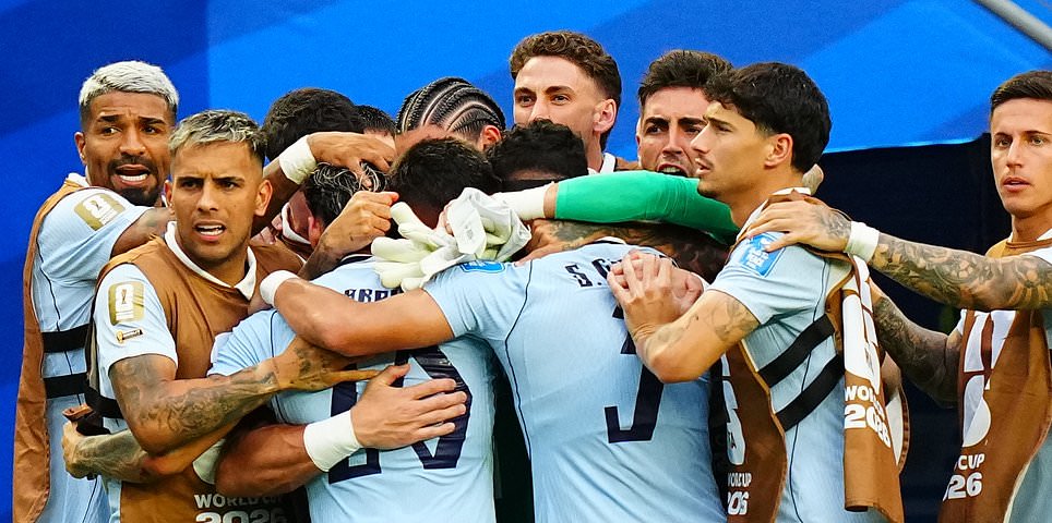 Uruguai x Cabo Verde AO VIVO: Agustín Canobbio parte o coração dos peixinhos enquanto os sul-americanos recuperam de desvantagem para liderar no intervalo