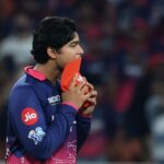 Vaibhav Sooryavanshi, prodígio de rebatidas T20 IPL, recebe a primeira camisa da Índia
