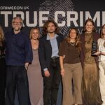 Os juízes disseram que Pipeline era um “podcast extremamente bem pesquisado e entregue impecavelmente”. Na foto: Jamie East, segunda à esquerda, com a equipe