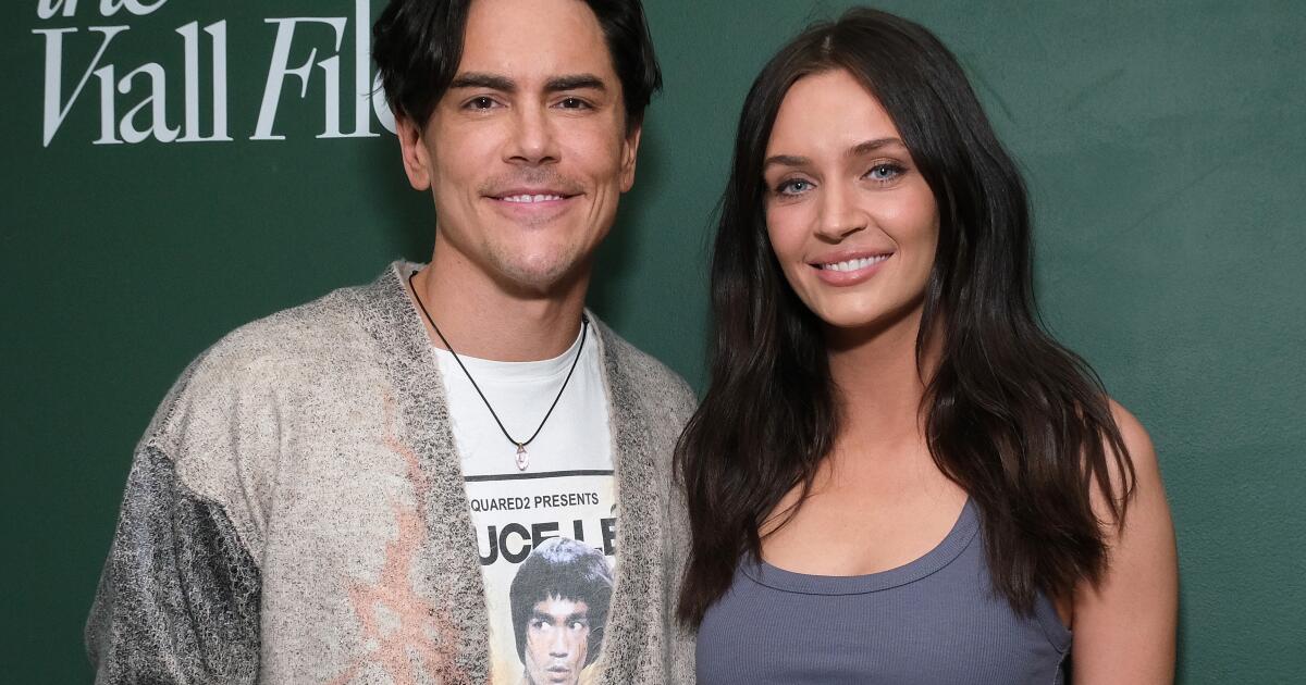 Victoria Robinson, namorada de Tom Sandoval, é presa após briga com fogueira no pátio