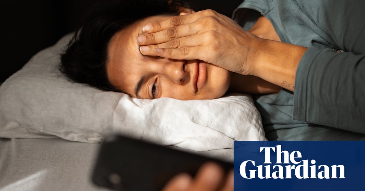 Você deveria enviar aquela mensagem da meia-noite? 11 regras essenciais para etiqueta ao telefone