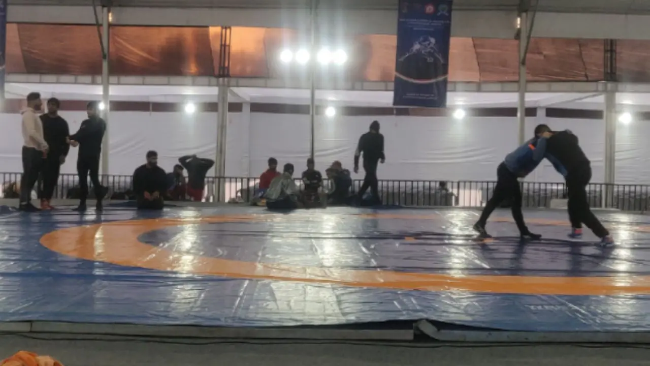 WFI proíbe cinco lutadores por fraude de idade; Emite aviso ao árbitro