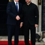 O Presidente da Ucrânia chegou a Downing Street para discutir o 'fortalecimento da Europa' numa reunião com Keir Starmer