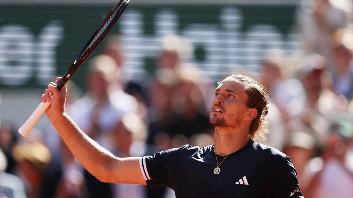 Zverev ultrapassa Mensik e chega à segunda final do Aberto da França