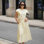 vestidos rosa, amarelo e azul