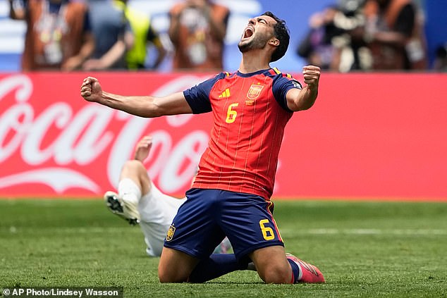 O suplente Mikel Merino foi mais uma vez o herói da Espanha ao vencer a Bélgica de forma dramática