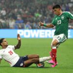 A FA considera lançar seu apelo de cartão vermelho OWN na Copa do Mundo para anular a suspensão de Jarell Quansah após a polêmica intervenção de Donald Trump em Folarin Balogun - enquanto Ian Wright faz um apelo a Keir Starmer