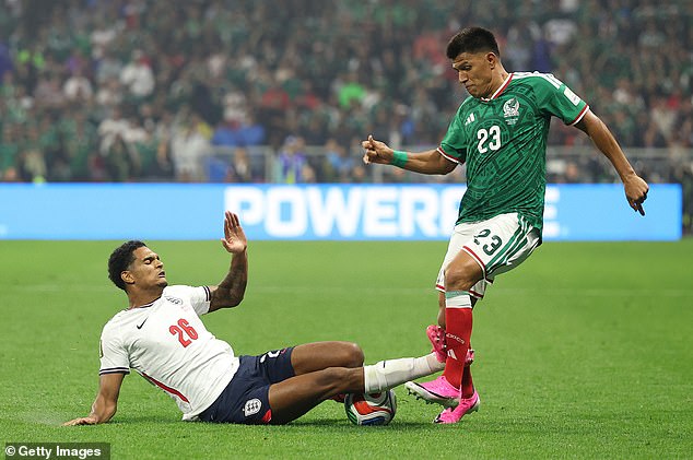 A FA considera lançar seu apelo de cartão vermelho OWN na Copa do Mundo para anular a suspensão de Jarell Quansah após a polêmica intervenção de Donald Trump em Folarin Balogun - enquanto Ian Wright faz um apelo a Keir Starmer