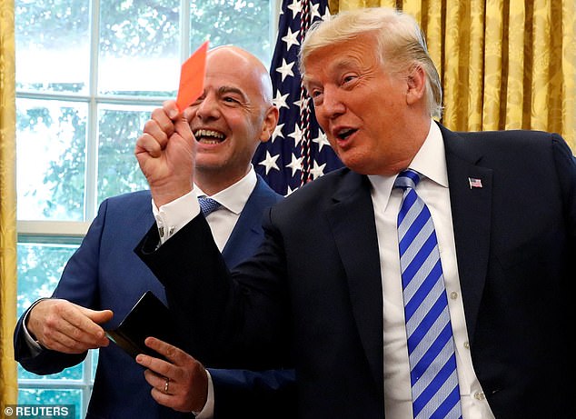 Donald Trump supostamente ligou para o chefe da FIFA, Gianni Infantino, para pedir-lhe que suspendesse a suspensão de um jogo concedida ao superastro dos EUA Folarin Balogun