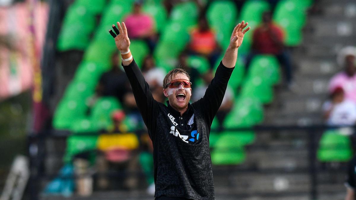 A Nova Zelândia venceu as Índias Ocidentais por 5 postigos no 2º ODI para empatar a série 1-1