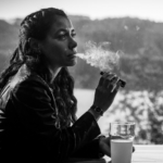A aclamada cineasta chilena Valeria Sarmiento se despede da direção do drama de abuso sexual infantil ‘Behind the Rain’